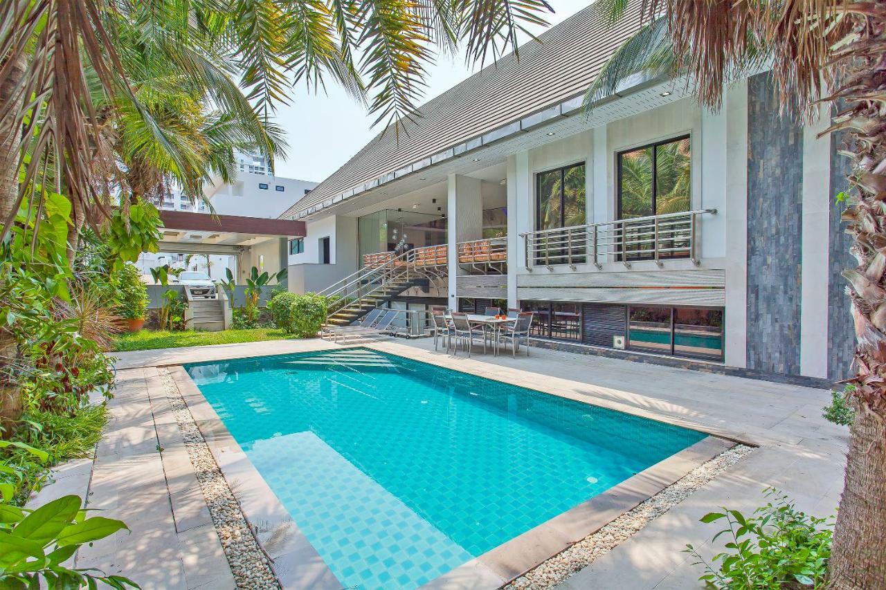 Royale Grand Villa Pattaya Exterior foto