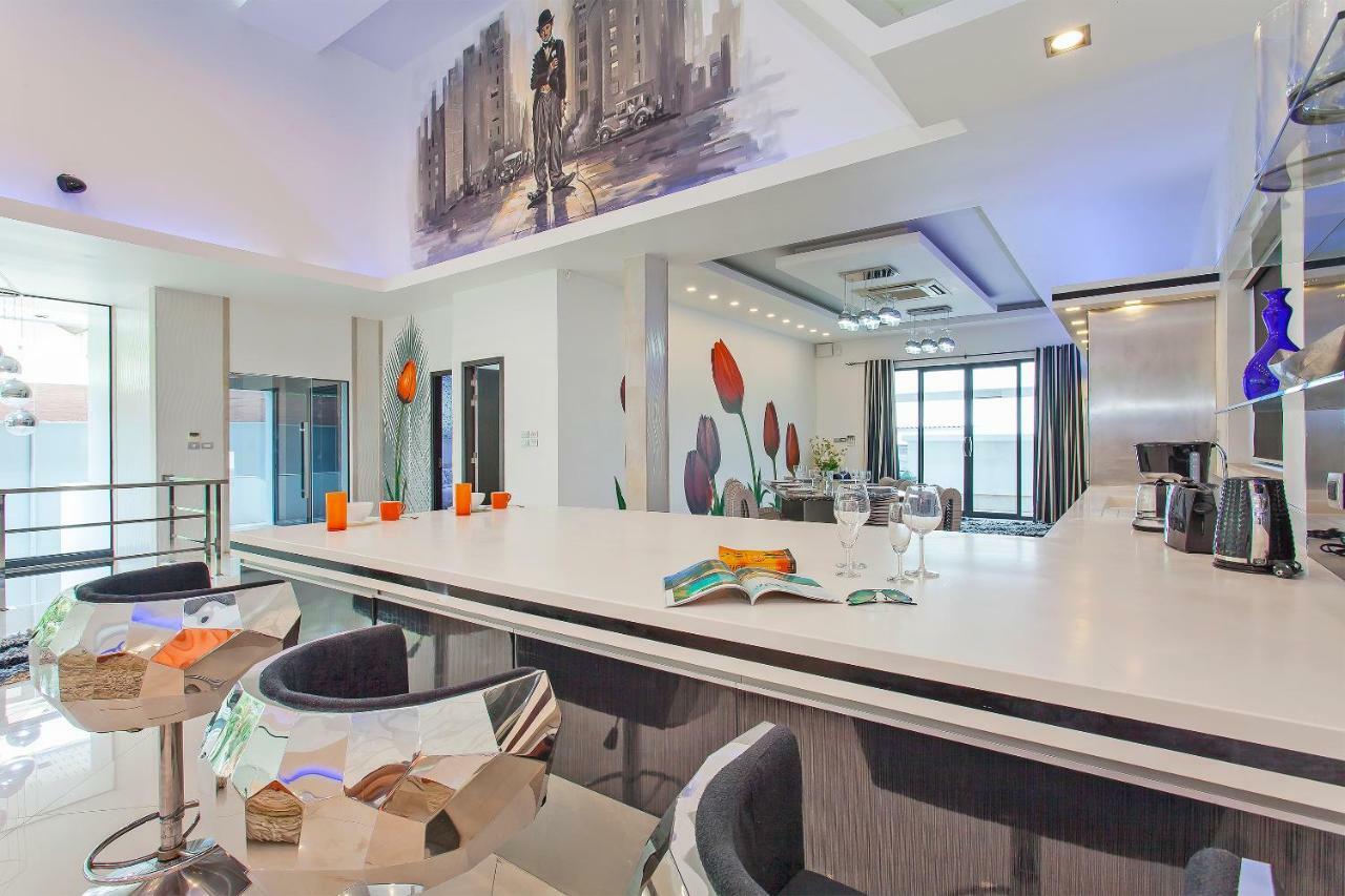 Royale Grand Villa Pattaya Exterior foto